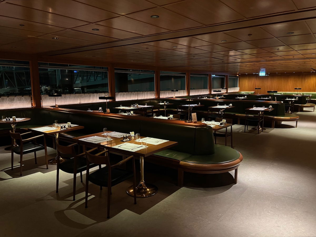 The Pier First Class Lounge - Hong Kong, Hong Kong