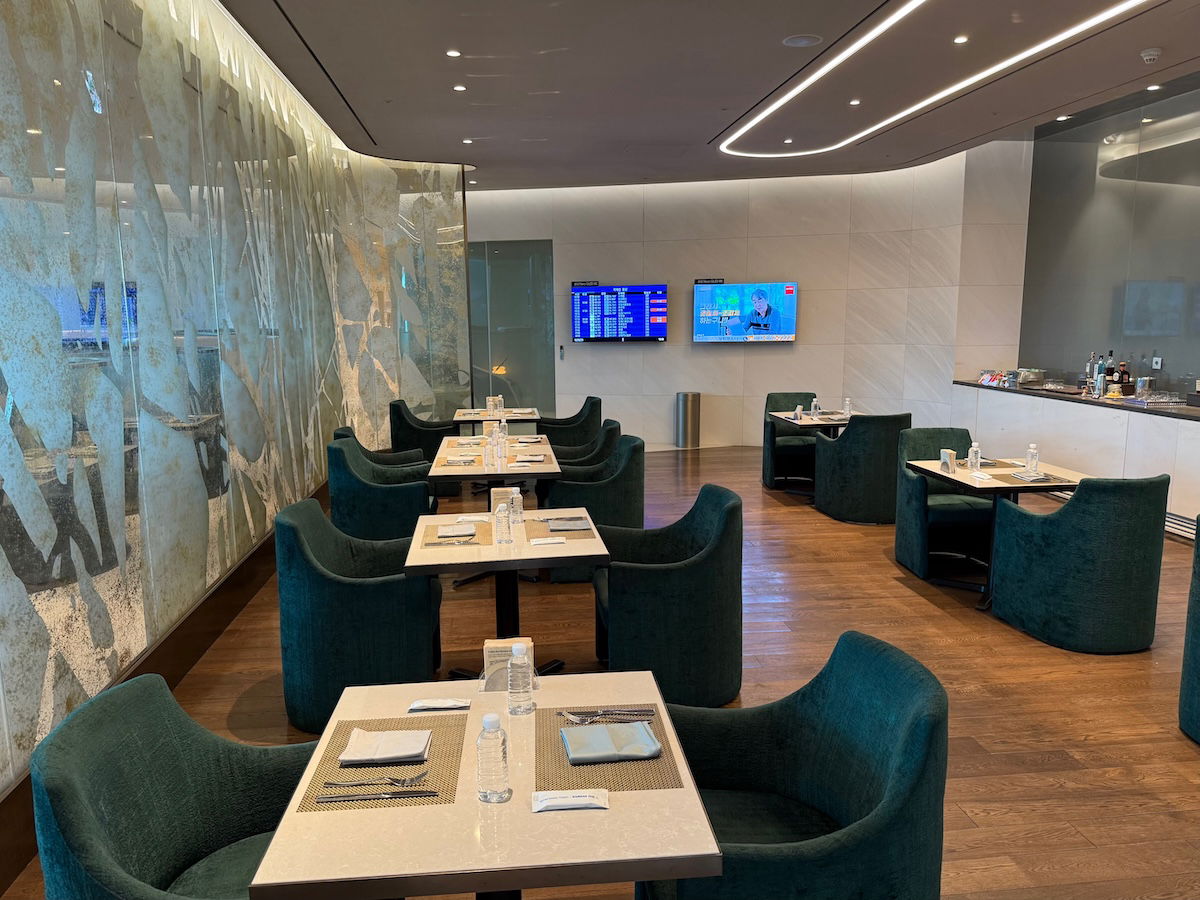 Korean Air First Class Lounge - Seoul, South Korea